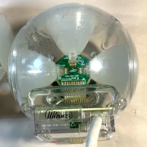 Speakers Lite Waves Color Changing. See Video Clip - Picture 12 of 13